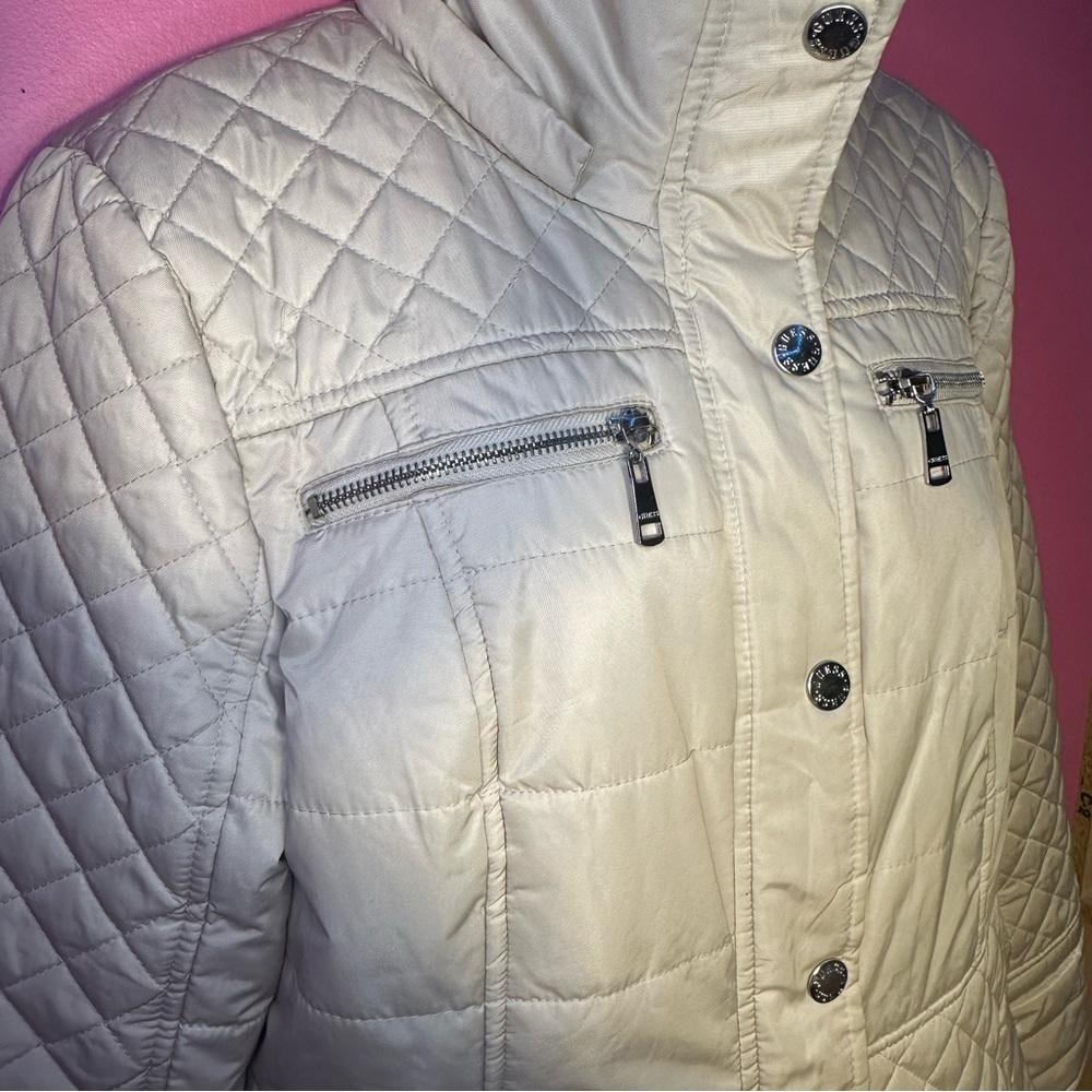 Guess Quilted Puffer Jacket - Cream - Size Large (Fits like Medium) - Picture 5 of 17
